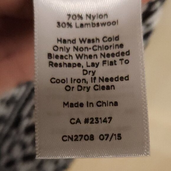 Talbots Womens Lambswool Blend Black White Crew Neck Sweater Medium - Picture 5 of 5